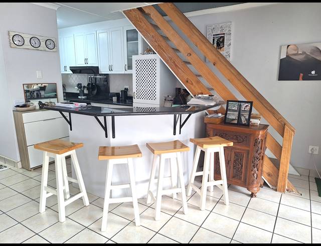 2 BEDROOM TOWNHOUSE TO LET IN UMHLANGA CENTRAL